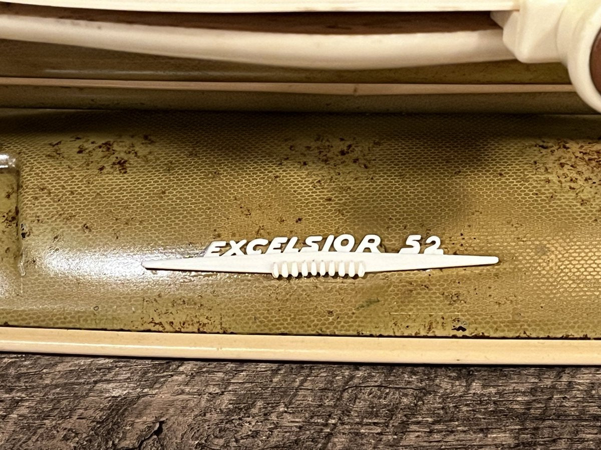 Radio SNR Excelsior 52